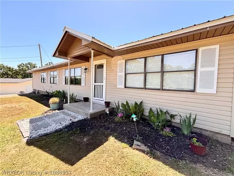 Exterior - 409 Hooper St, Hackett, AR 72937 photo 2 of 17
