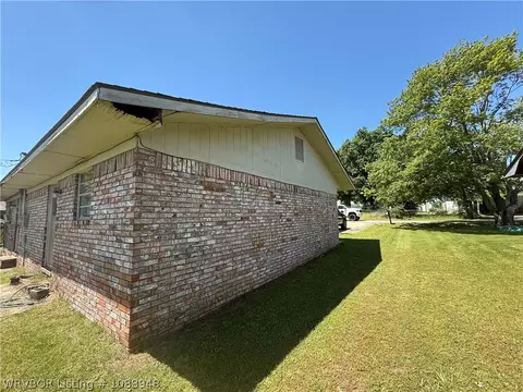 Exterior - 102 Maple Dr, Pocola, OK 74902 photo 6 of 7