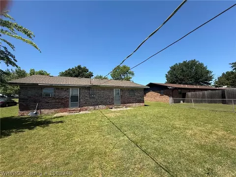 Exterior - 102 Maple Dr, Pocola, OK 74902 photo 3 of 7