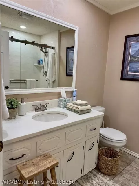 Bath - 6910 Military Rd, Lavaca, AR 72941 photo 5 of 10