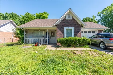 326 London St, Alma, AR 72921