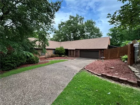 1306 Hidden Valley St, Van Buren, AR 72956