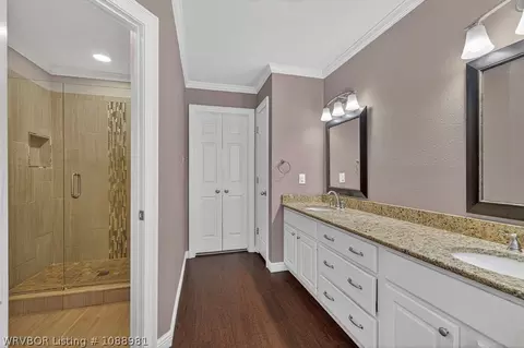 Bath - 2316 Ramsgate Way, Fort Smith, AR 72908 photo 2 of 5