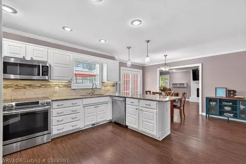 Kitchen - 2316 Ramsgate Way, Fort Smith, AR 72908 photo 5 of 6