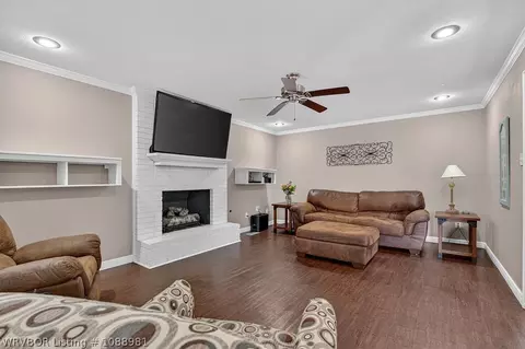 Living - 2316 Ramsgate Way, Fort Smith, AR 72908 photo 2 of 3