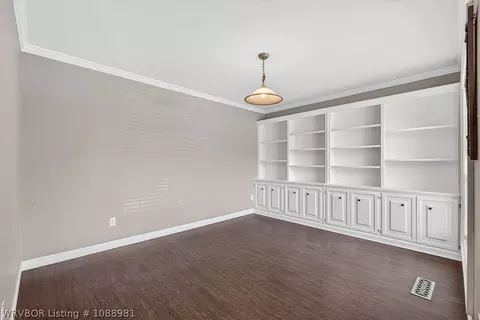 Living - 2316 Ramsgate Way, Fort Smith, AR 72908 photo 1 of 3