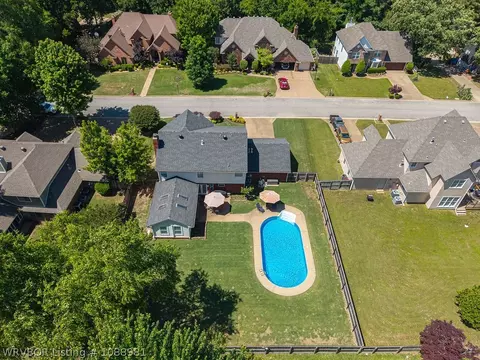 View/Area - 2316 Ramsgate Way, Fort Smith, AR 72908 photo 3 of 7