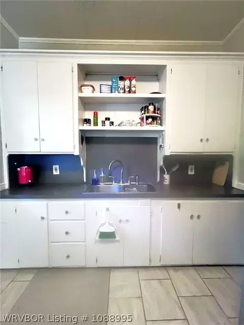 Kitchen - 500 Lecta Ave, Fort Smith, AR 72901 photo 3 of 5