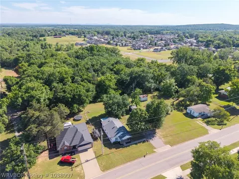 View/Area - 715 Maple Shade, Alma, AR 72921 photo 4 of 5