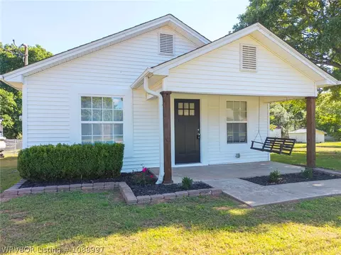 715 Maple Shade, Alma, AR 72921