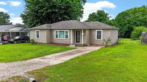 Exterior - 4204 S 17th St, Fort Smith, AR 72901 photo 12 of 14