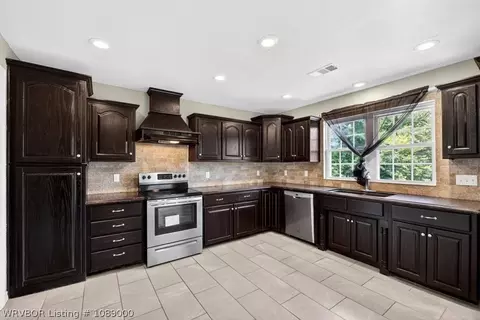 Kitchen - 4204 S 17th St, Fort Smith, AR 72901 photo 1 of 3