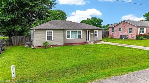 Exterior - 4204 S 17th St, Fort Smith, AR 72901 photo 4 of 14