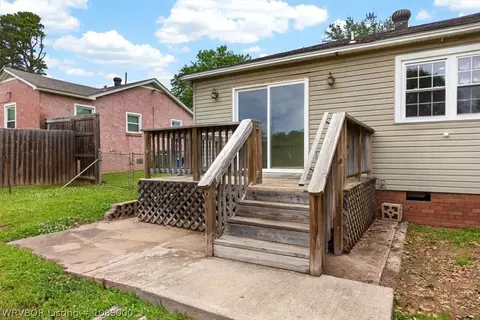 Exterior - 4204 S 17th St, Fort Smith, AR 72901 photo 7 of 14
