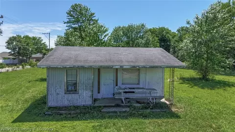 6 S River Rd, Lavaca, AR 72941