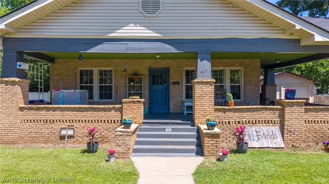 Exterior - 615 E Short Mountain St, Paris, AR 72855 photo 4 of 17