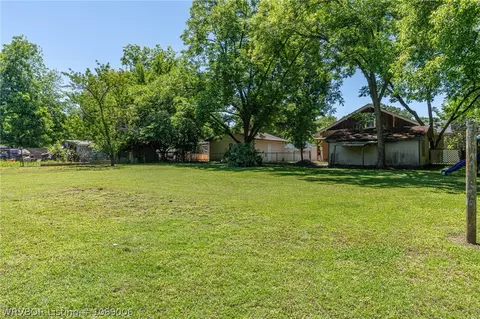 Exterior - 615 E Short Mountain St, Paris, AR 72855 photo 15 of 17