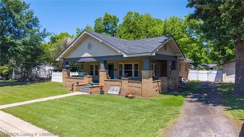 Exterior - 615 E Short Mountain St, Paris, AR 72855 photo 2 of 17