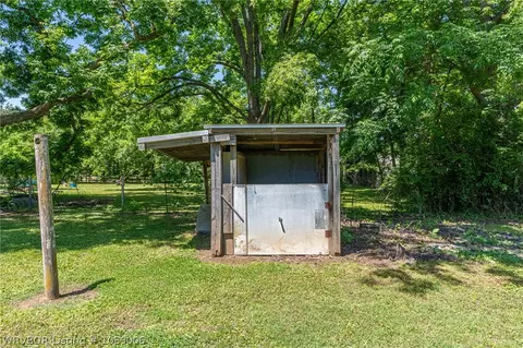 Exterior - 615 E Short Mountain St, Paris, AR 72855 photo 14 of 17