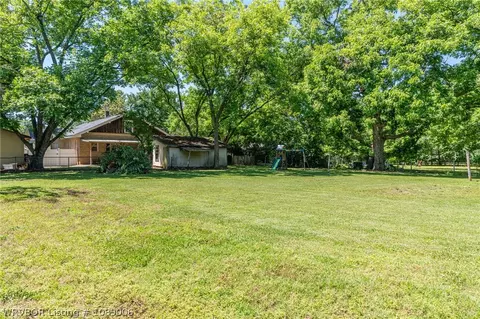 Exterior - 615 E Short Mountain St, Paris, AR 72855 photo 16 of 17