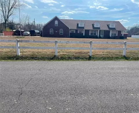 6017 Rockport Dr, Ozark, AR 72949