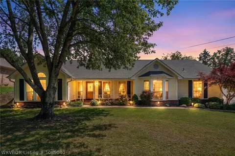 905 Fir Dr, Van Buren, AR 72956
