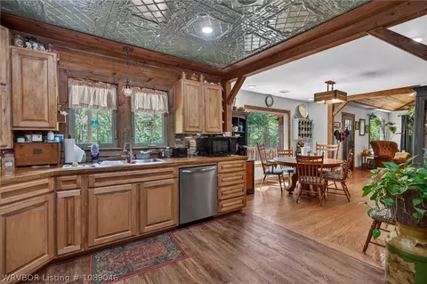 Kitchen - 7817 Hill Top Ter, Hackett, AR 72937 photo 3 of 3