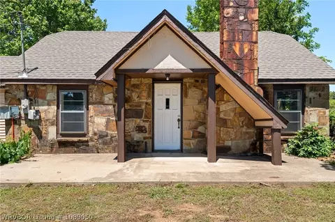 Exterior - 1904 Barbara Ln, Lavaca, AR 72941 photo 2 of 8