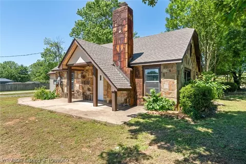 Exterior - 1904 Barbara Ln, Lavaca, AR 72941 photo 6 of 8