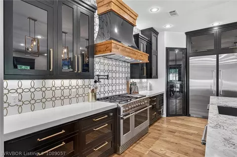 Kitchen - 6108 E Rye Hill Rd, Fort Smith, AR 72916 photo 2 of 3