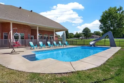 Exterior - 303 Fine Pl, Alma, AR 72921 photo 13 of 25
