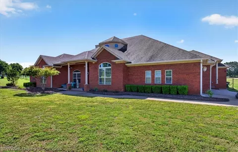 Exterior - 303 Fine Pl, Alma, AR 72921 photo 5 of 25