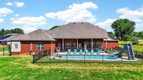 Exterior - 303 Fine Pl, Alma, AR 72921 photo 24 of 25