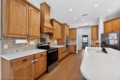 Kitchen - 303 Fine Pl, Alma, AR 72921 photo 2 of 4