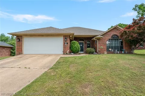 1706 Valley View St, Van Buren, AR 72956