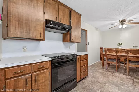 Kitchen - 4615 S 29th St, Fort Smith, AR 72901 photo 2 of 6