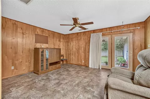 Living - 4615 S 29th St, Fort Smith, AR 72901 photo 3 of 4