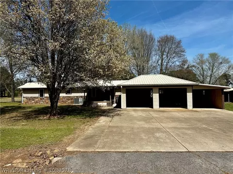 2100 Horne St, Lavaca, AR 72941