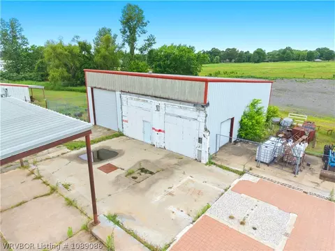 1400 S Main St, Muldrow, OK 74948