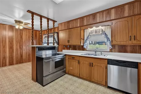 Kitchen - 6000 Euper Ln, Fort Smith, AR 72903 photo 2 of 2