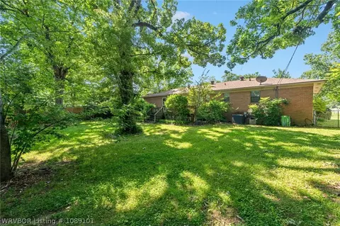 Exterior - 3823 Dallas St, Fort Smith, AR 72903 photo 7 of 10
