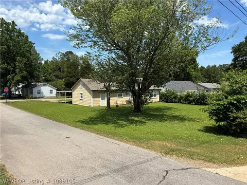 Exterior - 2600 S M St, Fort Smith, AR 72901 photo 3 of 10