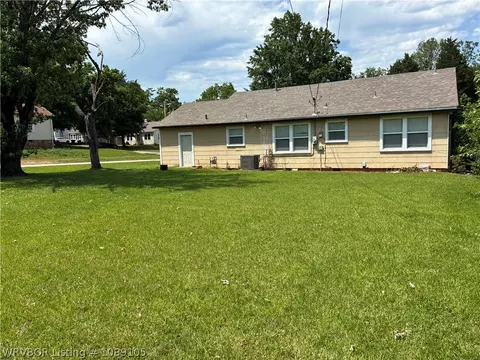 Exterior - 2600 S M St, Fort Smith, AR 72901 photo 10 of 10