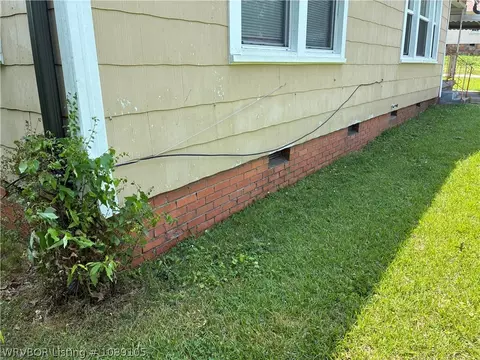 Exterior - 2600 S M St, Fort Smith, AR 72901 photo 7 of 10