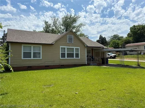 Exterior - 2600 S M St, Fort Smith, AR 72901 photo 6 of 10