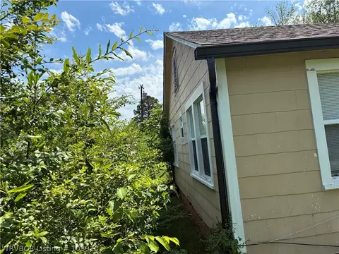 Exterior - 2600 S M St, Fort Smith, AR 72901 photo 8 of 10