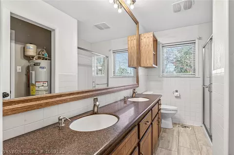 Bath - 5414 Rye Hill Rd, Fort Smith, AR 72916 photo 4 of 7