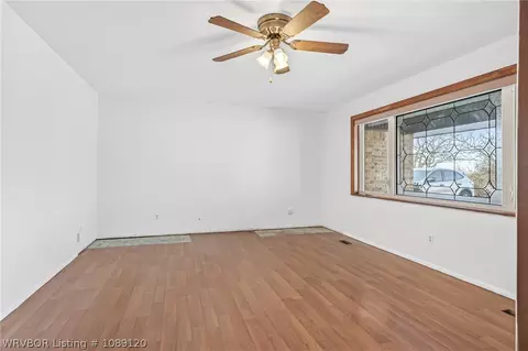 Living - 5414 Rye Hill Rd, Fort Smith, AR 72916 photo 9 of 9