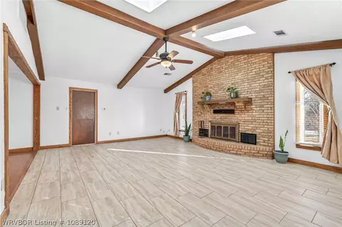 Living - 5414 Rye Hill Rd, Fort Smith, AR 72916 photo 2 of 9
