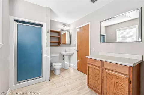 Bath - 5414 Rye Hill Rd, Fort Smith, AR 72916 photo 7 of 7